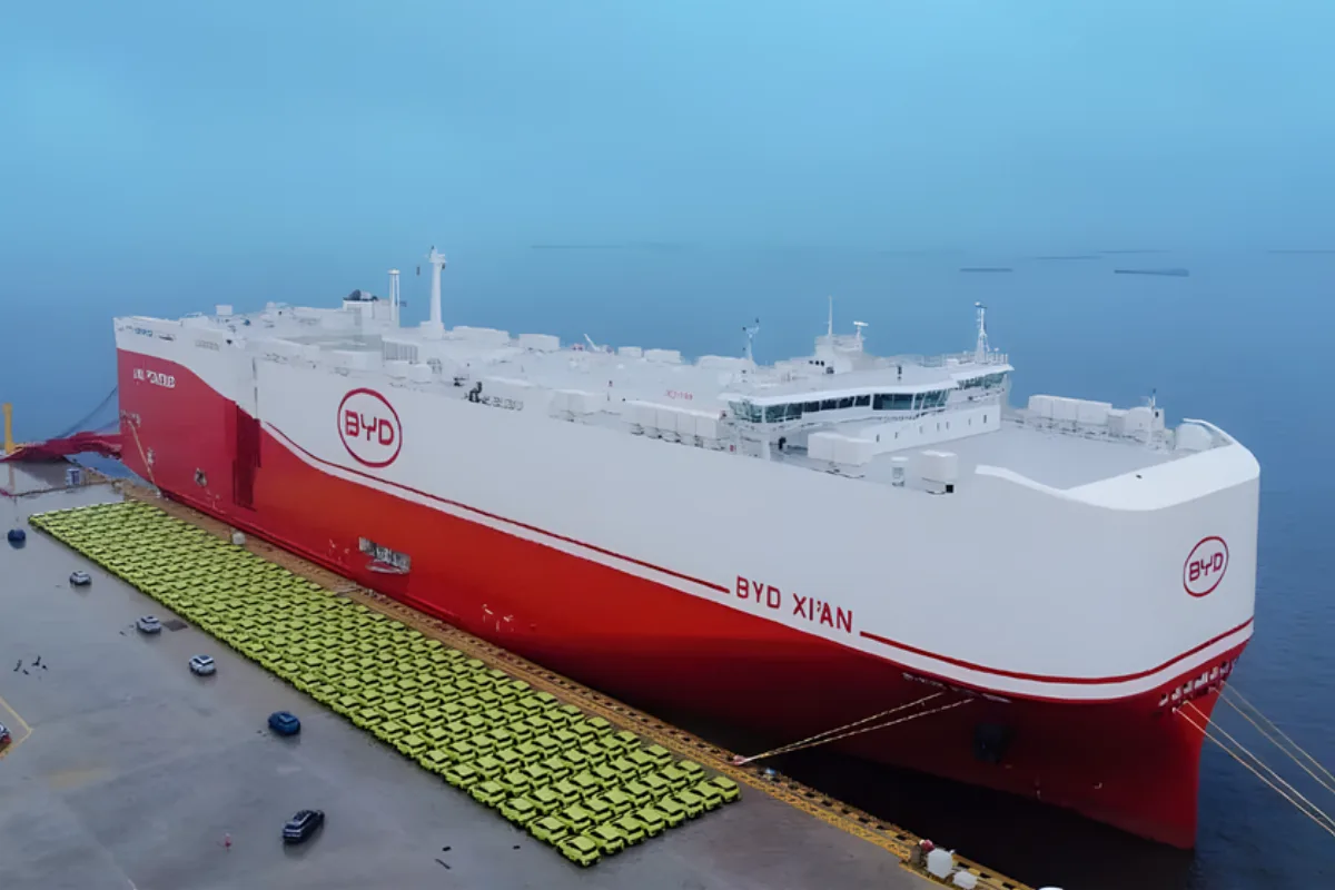 BYD pide diez barcos más para duplicar sus exportaciones de autos eléctricos