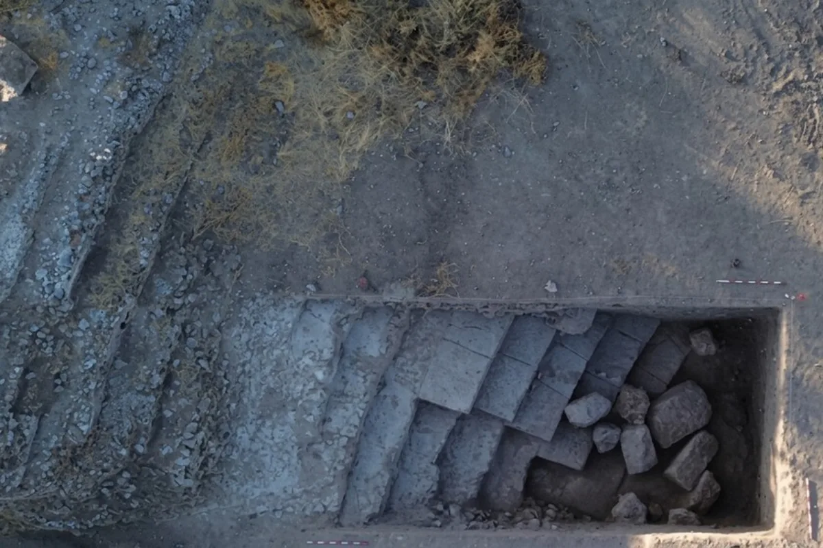 Después de 35 años volvieron a excavar un teatro romano en Málaga y hallaron una grada casi intacta