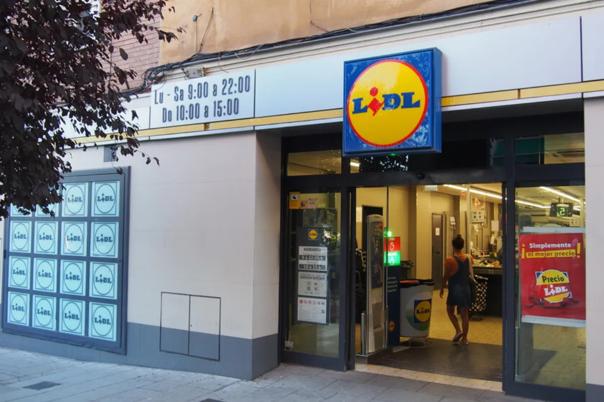 Llega mañana a Lidl un foco solar LED con sensor de movimiento por 16,99 euros ideal para patios y terrazas