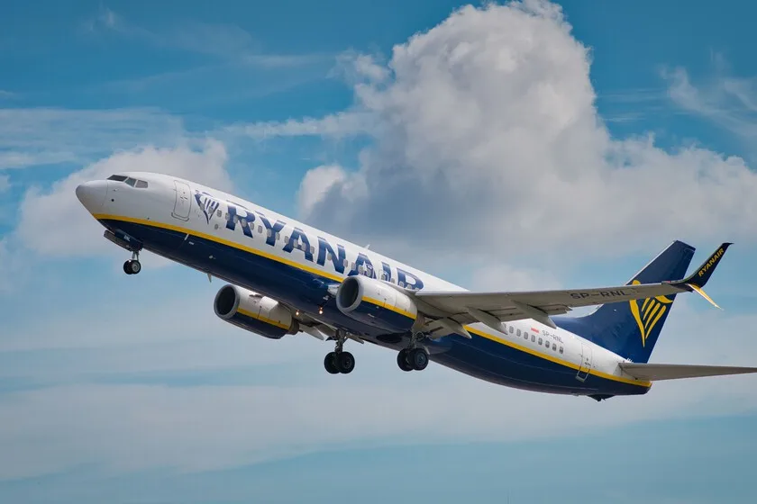 Un dispositivo del tamaño de una moneda puede alterar la aviónica de un Boeing 737